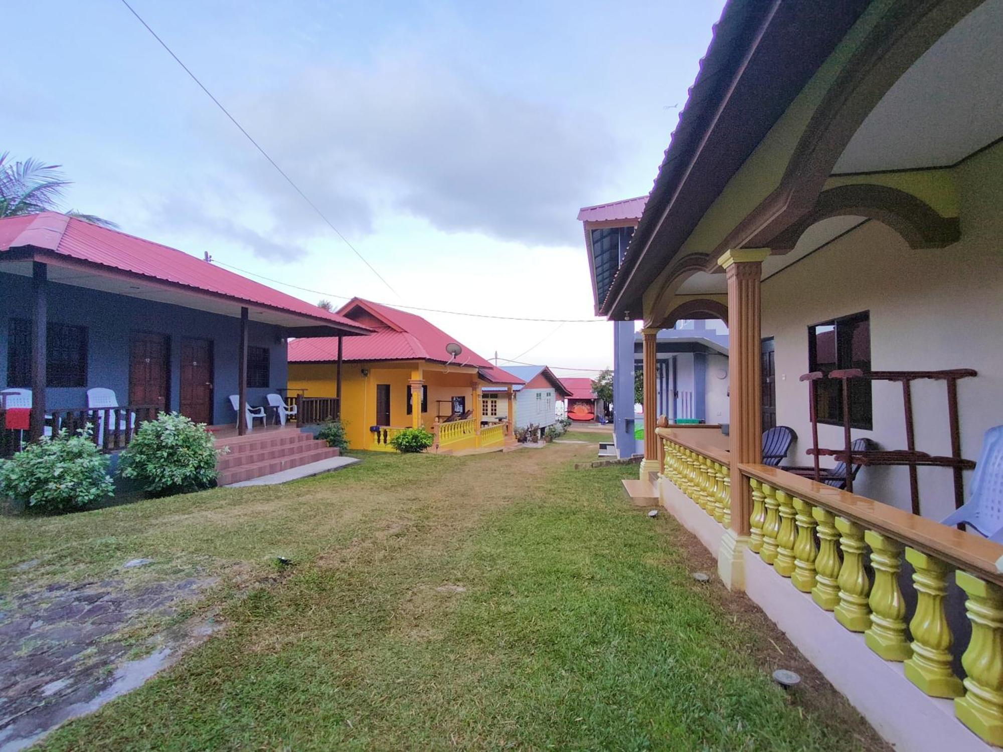 Restu Chalet Tioman Kampong Ayer Batang Exterior foto